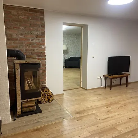 Korter Delta Vahetus Laeheduses Apartman *