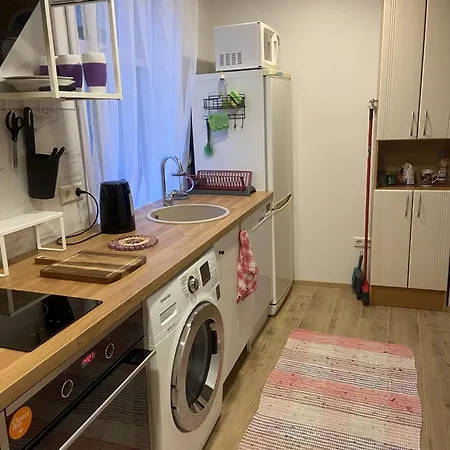 Korter Delta Vahetus Laeheduses Apartman *